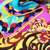 Платок «Амурские тигры» с ручной подшивкой