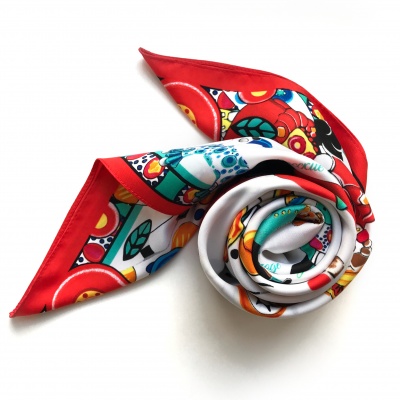 Платок «Дымковская игрушка» с ручной подшивкой
